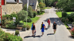 Beau mobil home en Bretagne dans la verdure ? Oui au Château de Galinée… !