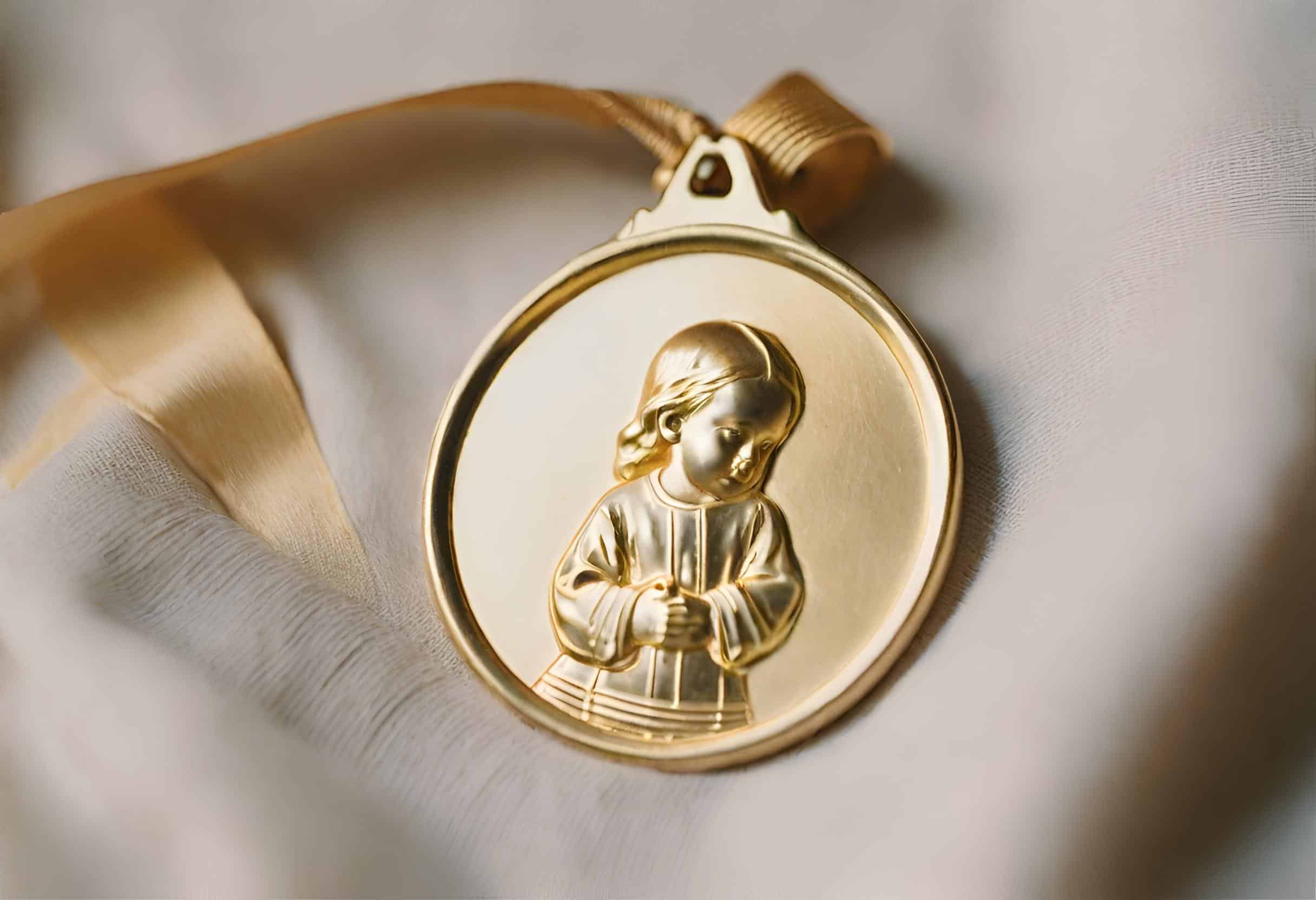 médaille de baptême pour garçon en or