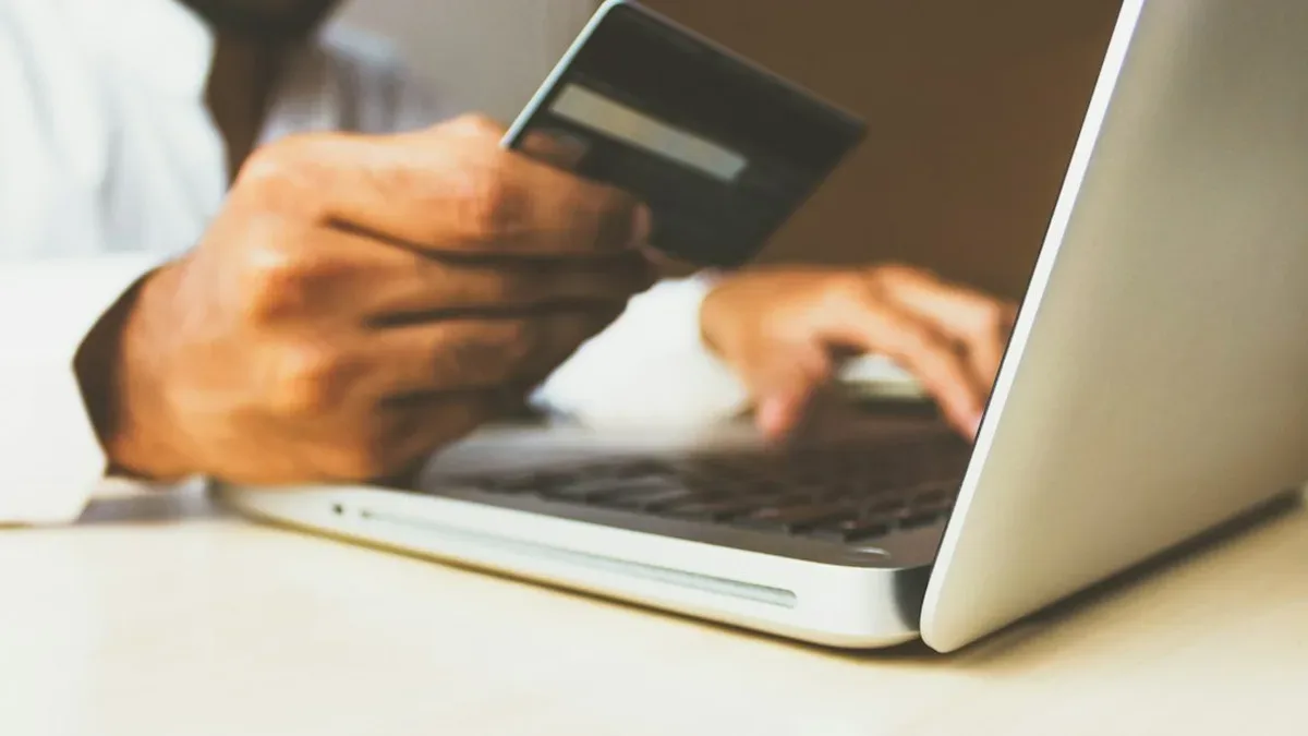 j ai achete sur un faux site que faire — J'ai acheté sur un faux site que faire : les 6 réflexes